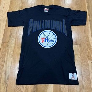 Vintage 90s Nutmeg Philadelphia 76ers T Shirt Mens Size M USA Made Single Stitch